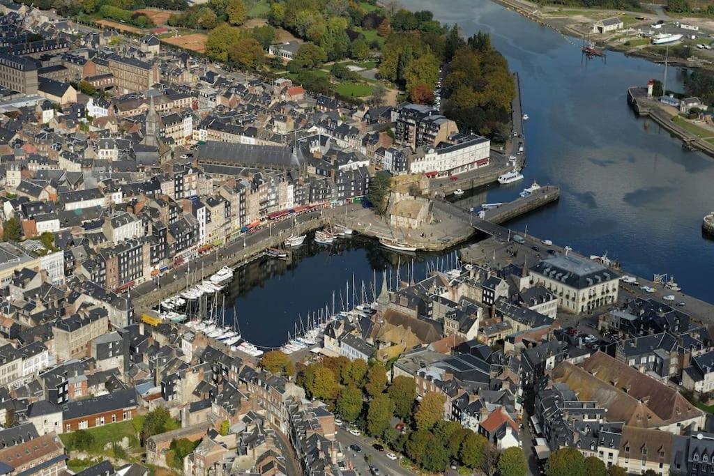 Bienvenue Chez Vous Apartment Honfleur Exterior photo